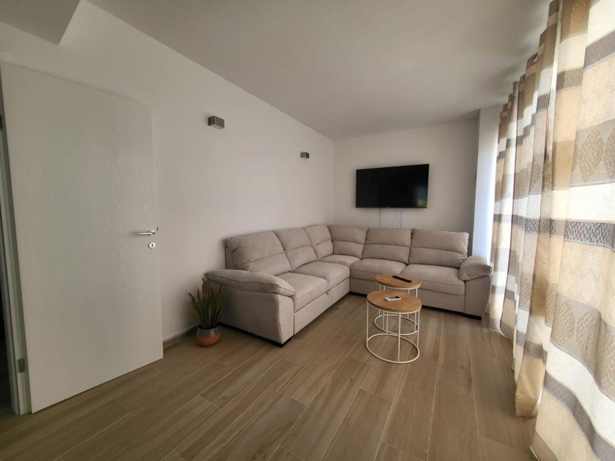 Apartment Prejac By The Beach Malinska Exteriér fotografie