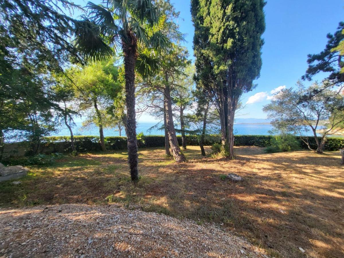 Apartment Prejac By The Beach Malinska Exteriér fotografie
