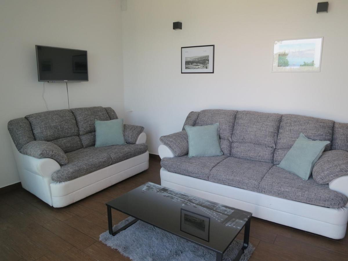 Apartment Prejac By The Beach Malinska Pokoj fotografie